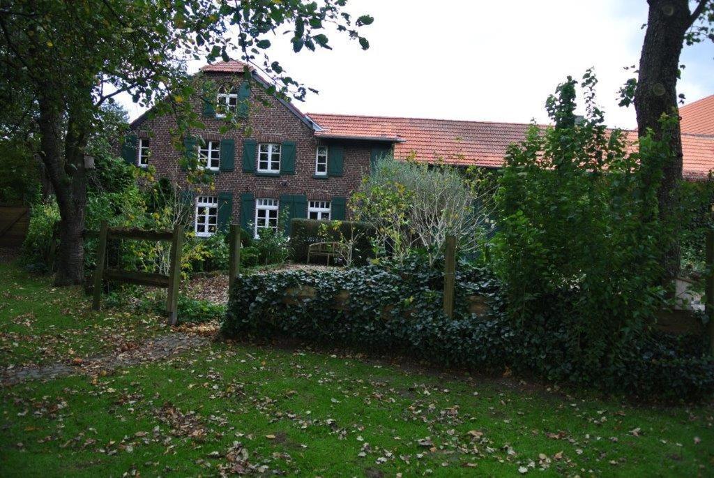 Ferienwohnung Auf Denkmalgeschuetztem Sturmhof 그레프래스 외부 사진